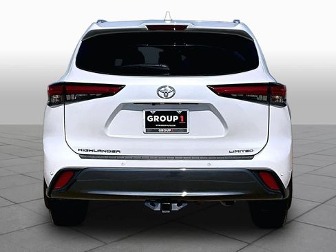 Used 2022 Toyota Highlander Limited FWD image 5