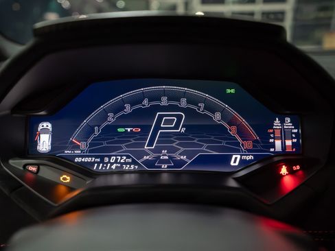 Used 2023 Lamborghini Huracan STO RWD image 16