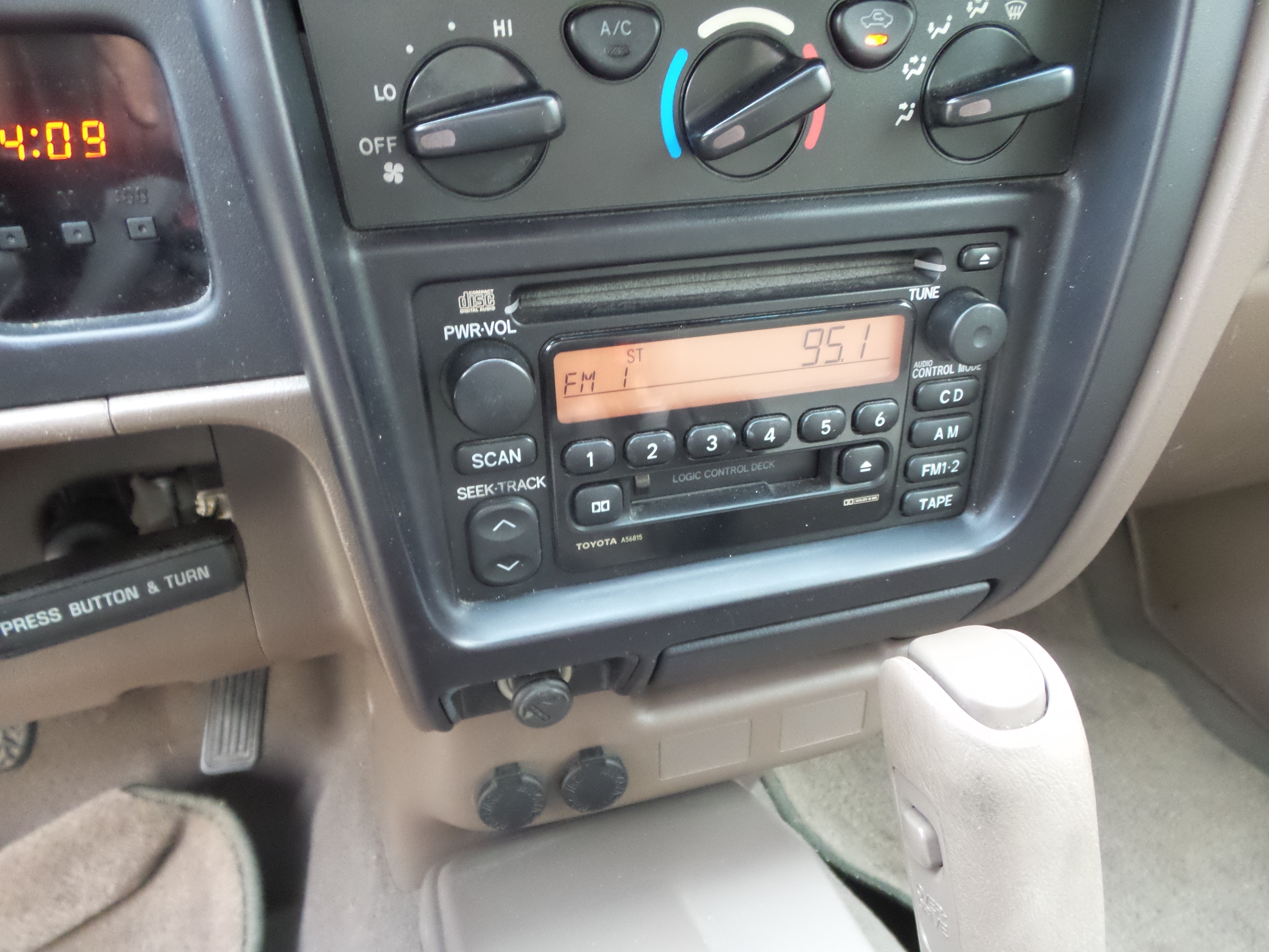 Used 2002 Toyota Tacoma PreRunner RWD image 41