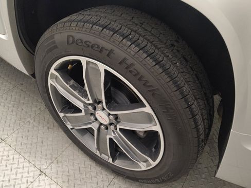 Used 2017 GMC Acadia Denali image 31