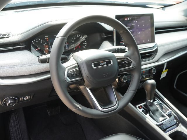 Used 2023 Jeep Compass Latitude AWD/4WD image 18