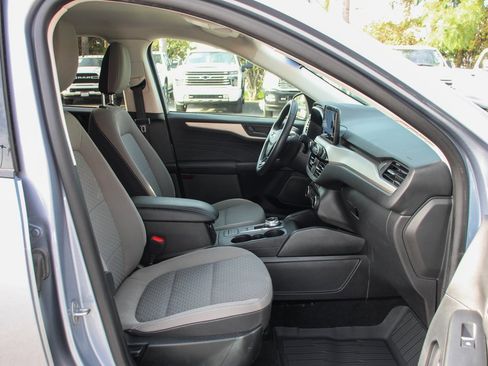 Used 2022 Ford Escape SE w/ SE Sport Appearance Package image 38