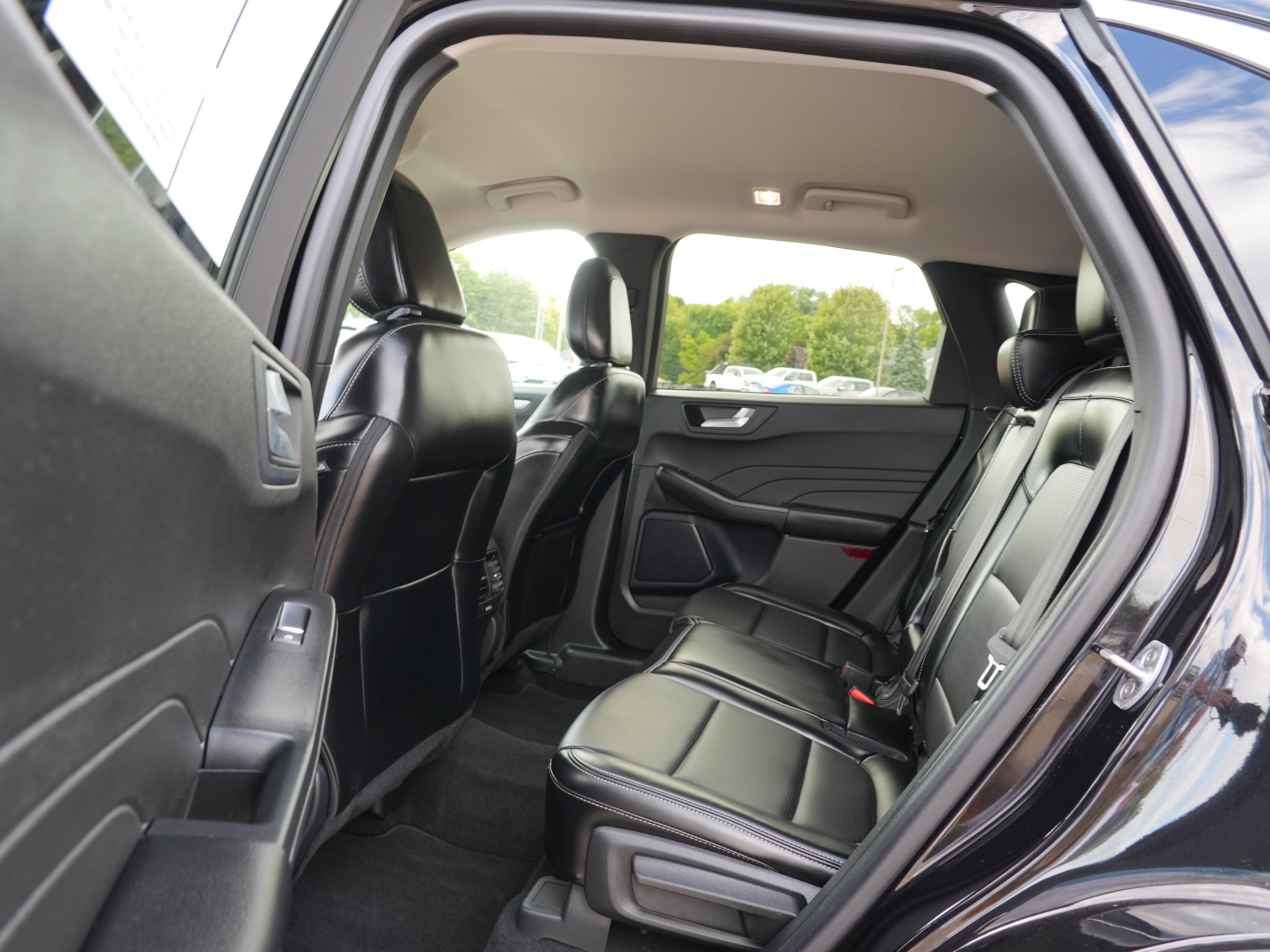 Used 2024 Ford Escape Platinum AWD/4WD image 21