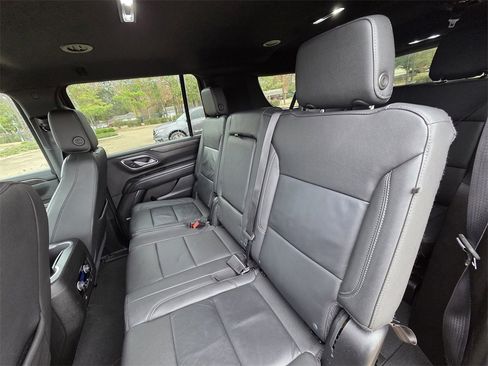 Used 2024 Chevrolet Suburban LT image 17
