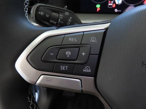 Certified 2026 Volkswagen Tiguan SE FWD image 13