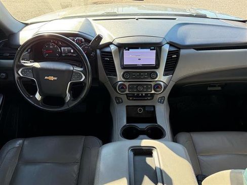 Used 2019 Chevrolet Suburban LT image 12