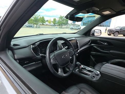 Used 2023 Chevrolet Traverse RS AWD/4WD image 15