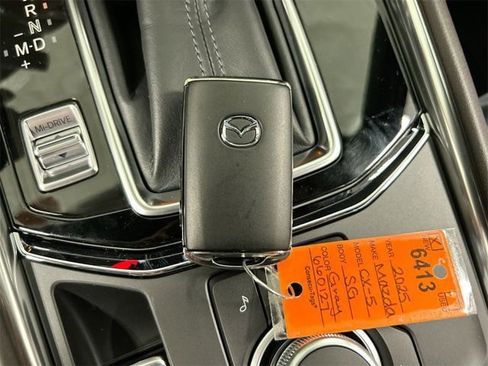 New 2025 MAZDA CX-5 Signature image 15