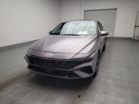 Used 2025 Hyundai Elantra SEL image 15