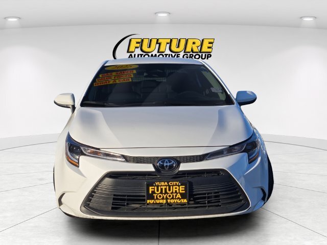 Certified 2025 Toyota Corolla LE FWD image 2