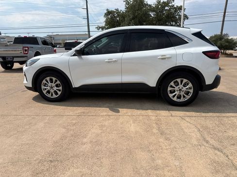 Used 2023 Ford Escape Active w/ Tech Pack #1 FWD image 4