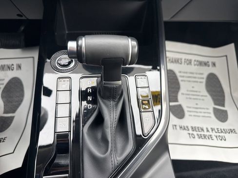 Used 2023 Kia Niro EX image 23