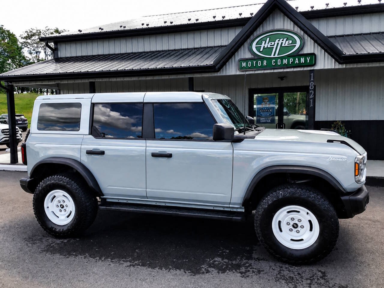 Used 2023 Ford Bronco Heritage Edition AWD/4WD image 1