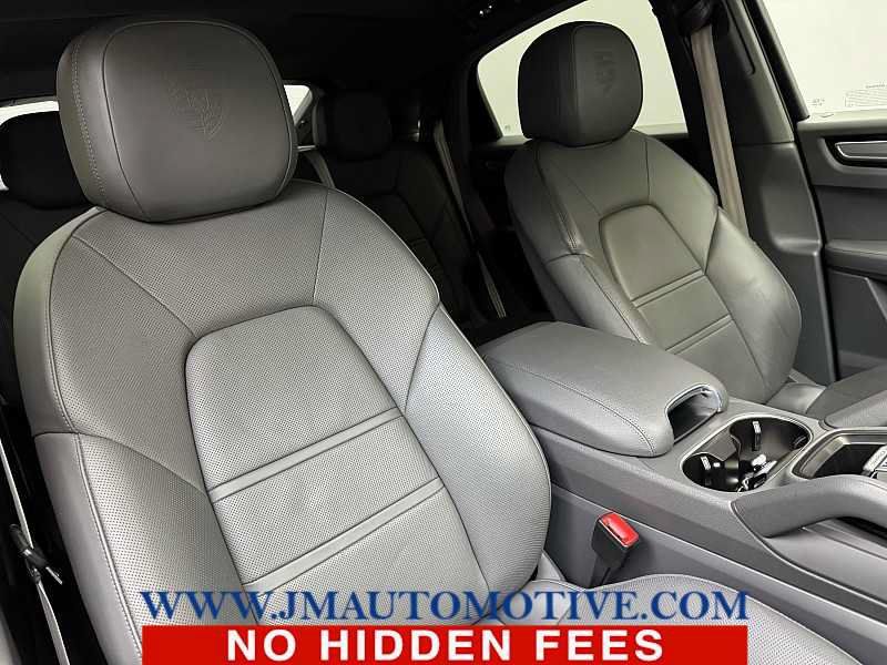 Used 2023 Porsche Cayenne Platinum Edition AWD/4WD image 20