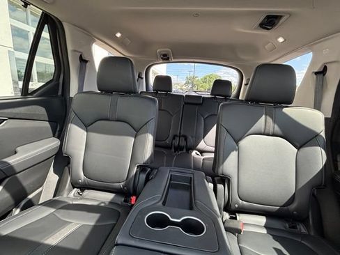 Used 2023 Honda Pilot Touring image 16