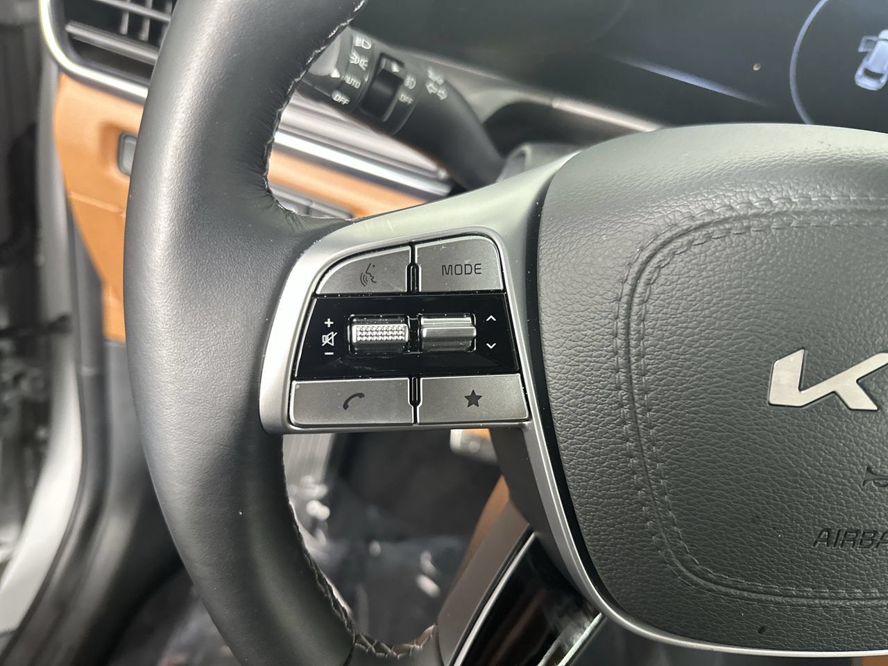 Certified 2025 Kia Telluride SX X-Line AWD/4WD image 6