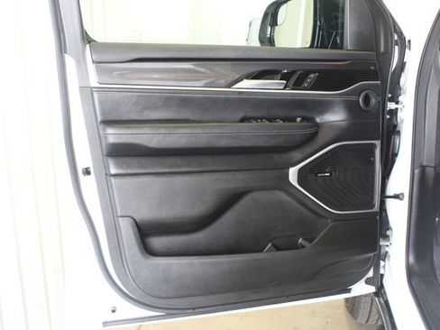 Used 2024 Jeep Wagoneer 4WD image 9