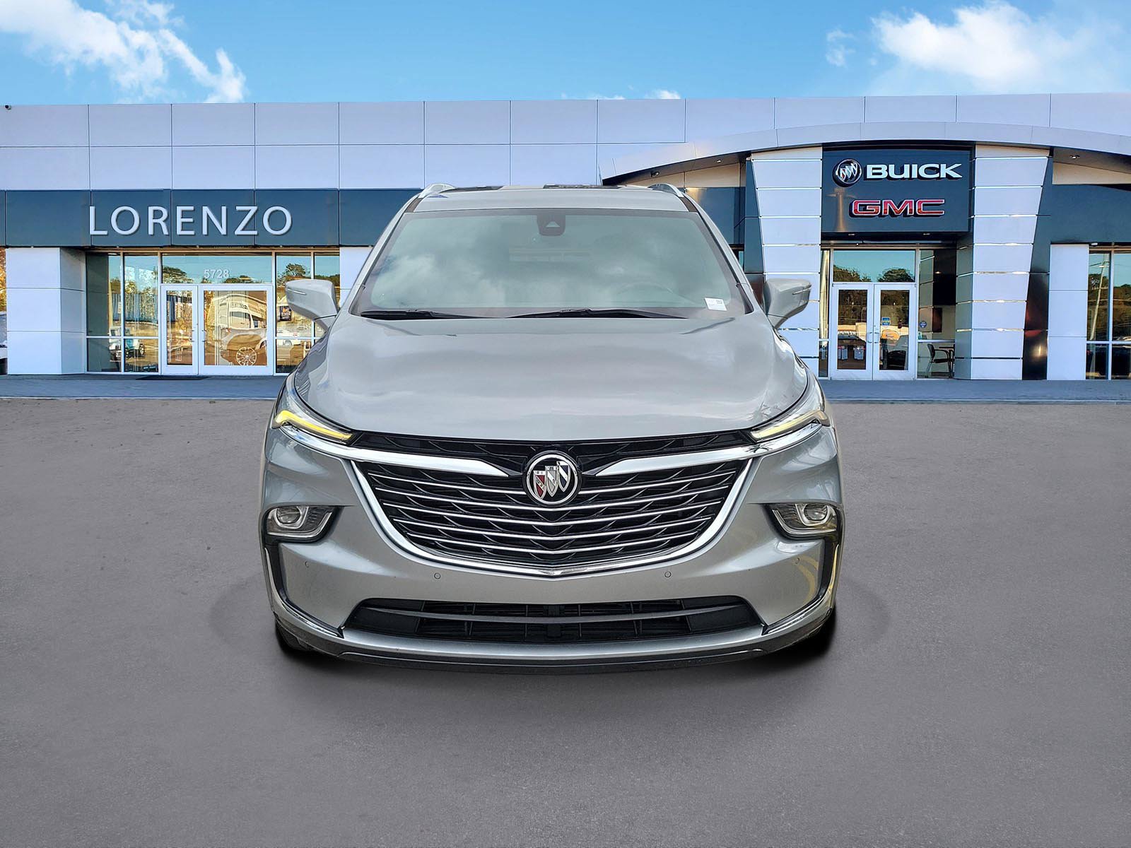 Used 2023 Buick Enclave Essence FWD image 2