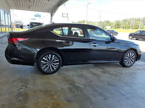 Used 2024 Nissan Altima 2.5 SV image 8