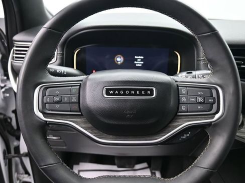 Used 2022 Jeep Wagoneer Series III image 40