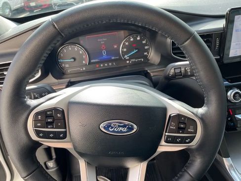 Used 2023 Ford Explorer Limited w/ Class IV Trailer Tow Package image 32
