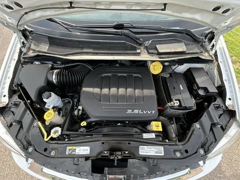 Used 2016 Dodge Grand Caravan American Value Package image 26