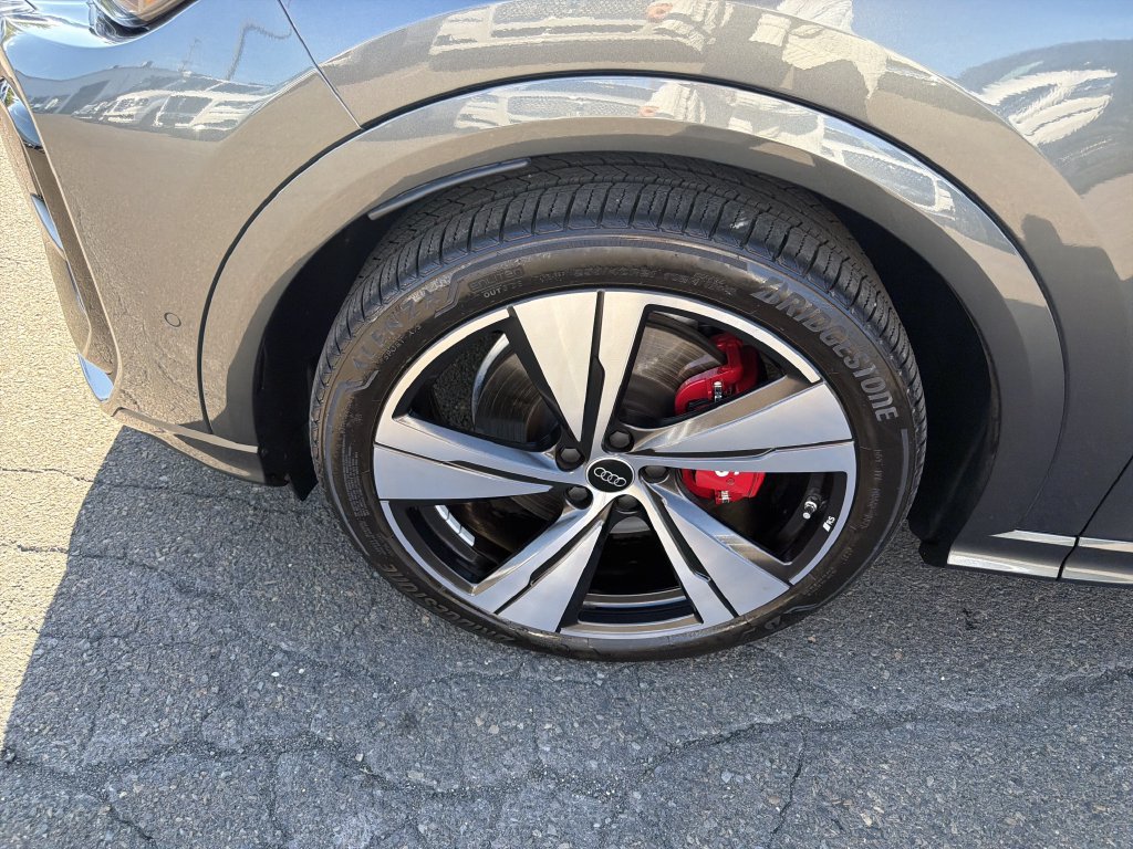 Used 2025 Audi SQ5 Prestige AWD/4WD image 30