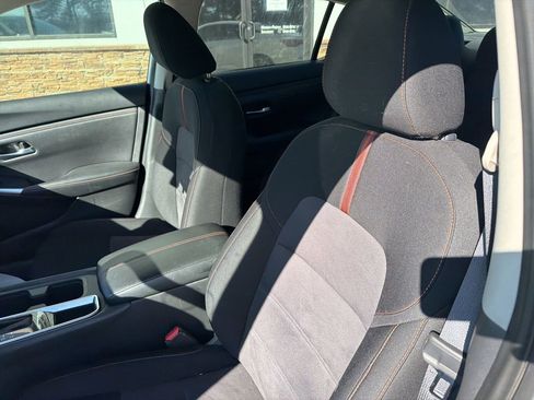 Used 2023 Nissan Sentra SR image 3