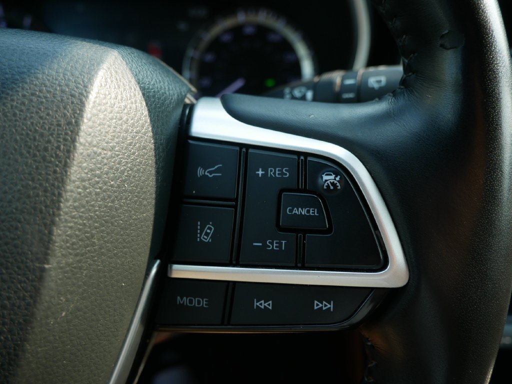 Used 2023 Toyota Highlander XSE AWD/4WD image 26