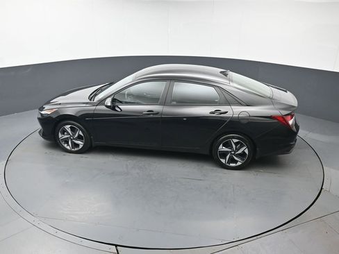 Used 2023 Hyundai Elantra SEL w/ Convenience Package FWD image 34