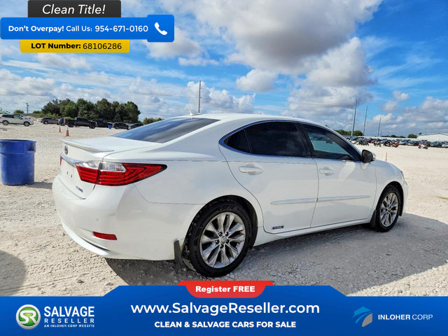 Used 2013 Lexus ES 300h w/ Luxury Pkg FWD image 4