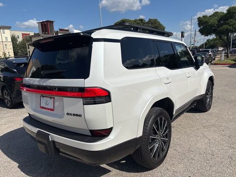 Used 2026 Lexus GX 550 w/ Accessory Package (31) AWD/4WD image 5