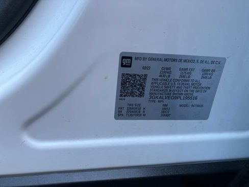 Used 2023 GMC Terrain SLT w/ Tech Package AWD/4WD image 17