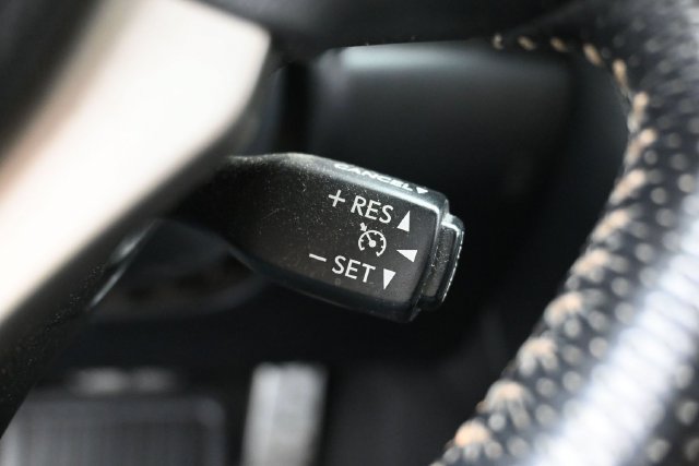 Used 2016 Lexus IS 200t w/ F Sport Package RWD image 17