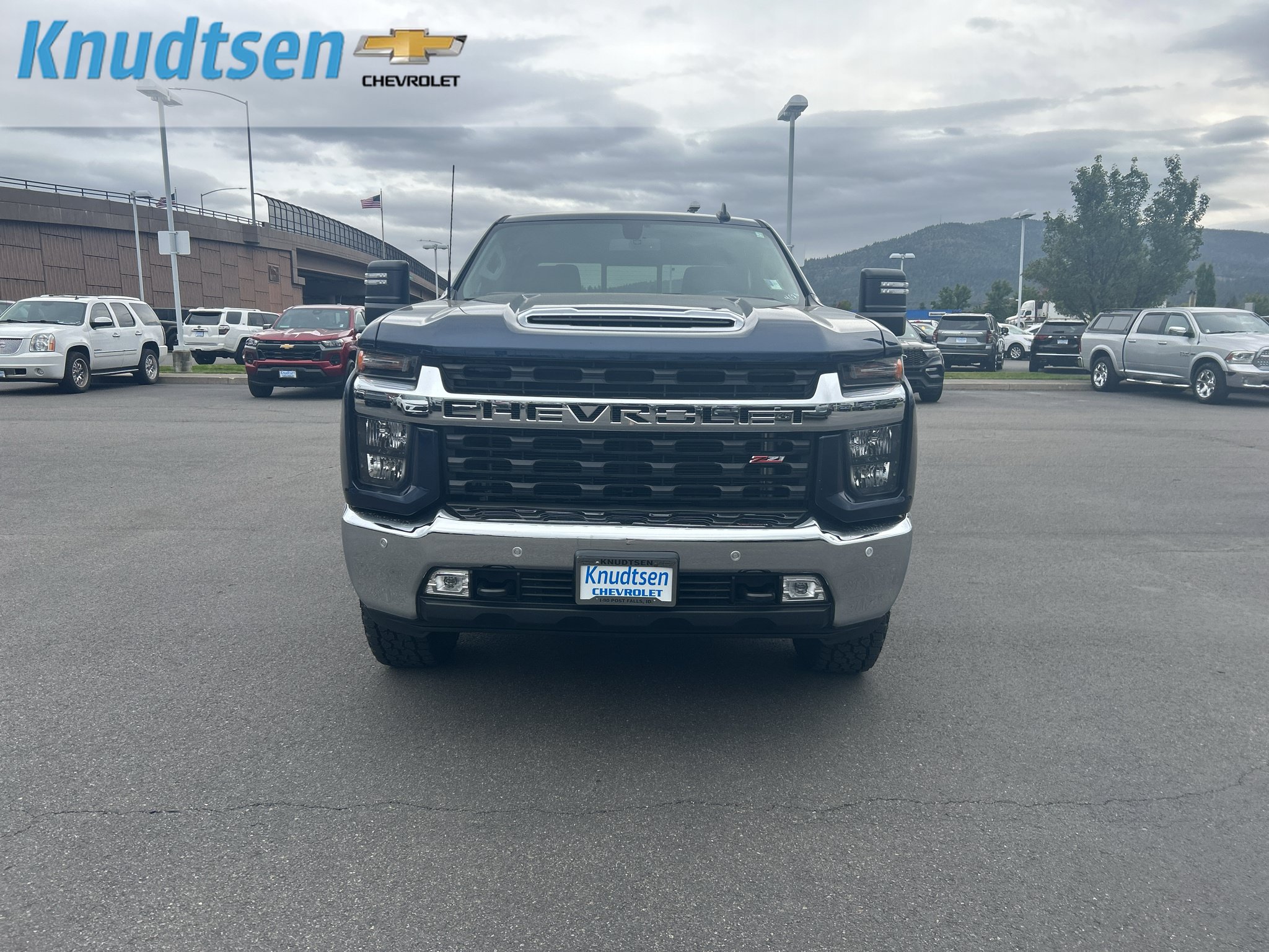 Used 2022 Chevrolet Silverado 2500 LT w/ All Star Edition AWD/4WD image 2