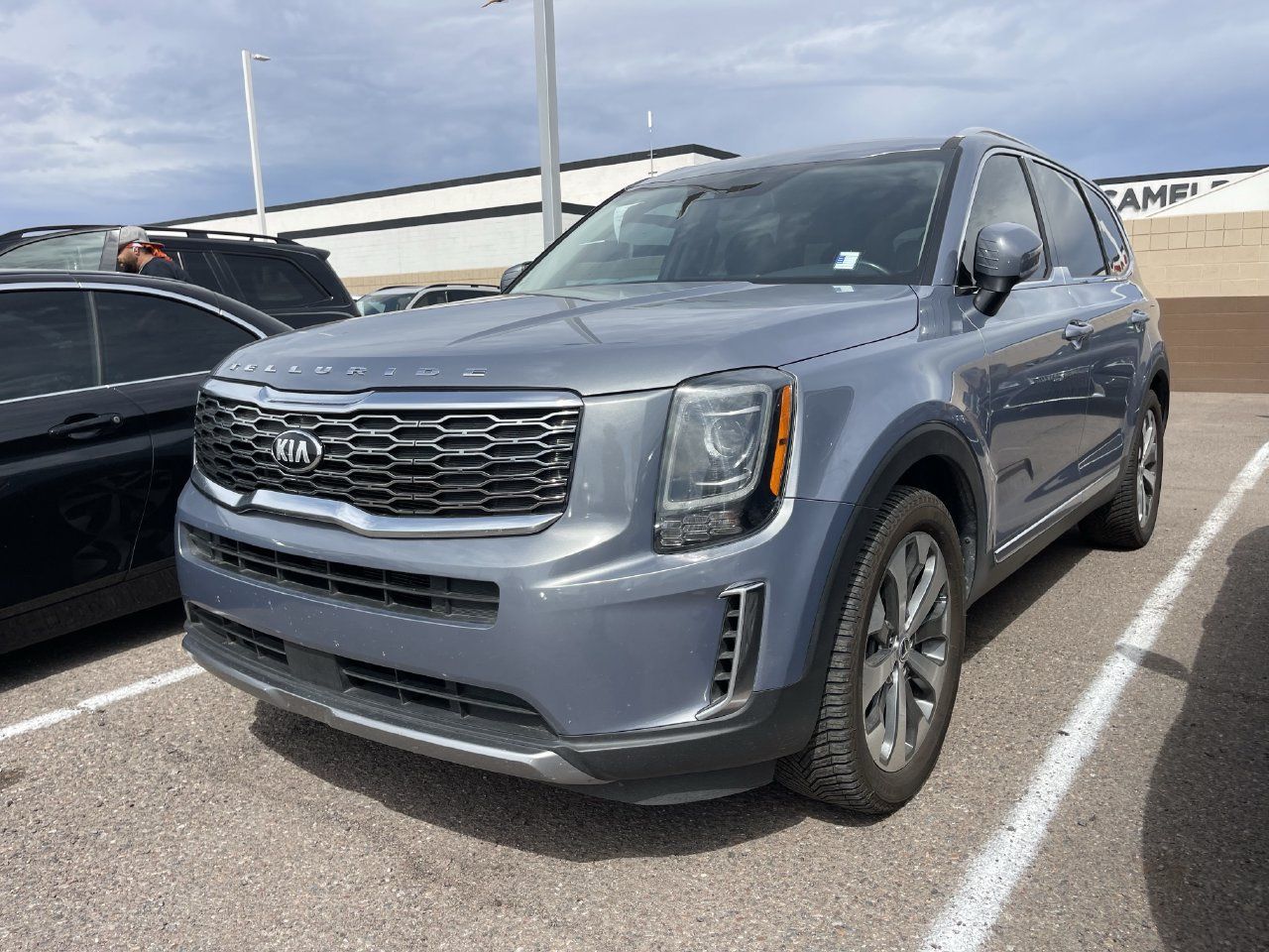 Used 2020 Kia Telluride EX w/ EX Premium Package FWD image 2