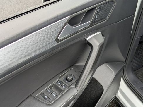 Used 2023 Volkswagen Tiguan S image 11