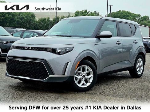Used 2025 Kia Soul LX image 1