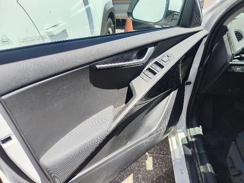 Used 2023 Kia Niro Wind FWD image 3