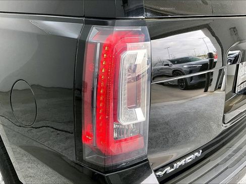 Used 2018 GMC Yukon SLT image 40