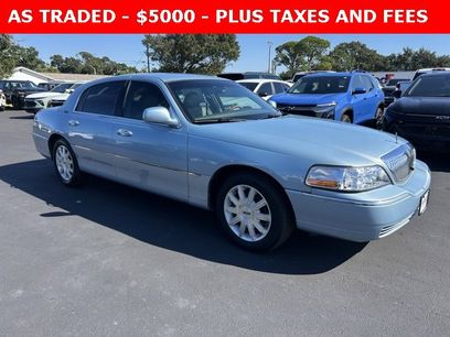 Used 2010 Lincoln Town Car Signature Limited