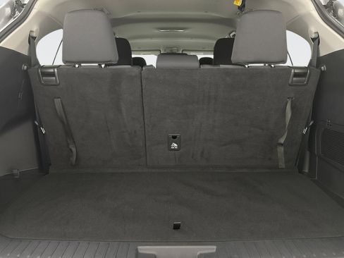 Used 2023 Toyota Highlander LE image 20