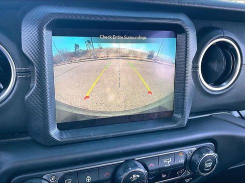 Used 2022 Jeep Wrangler Unlimited Sahara w/ Cold Weather Group image 21