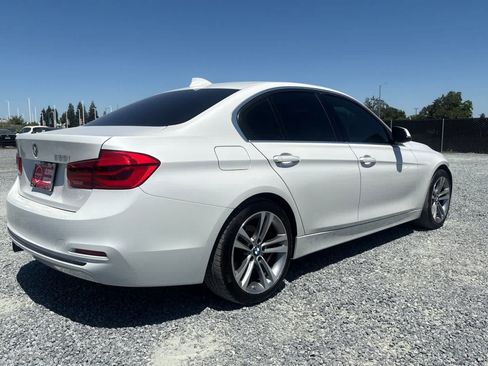 Used 2018 BMW 330i Sedan w/ Convenience Package RWD image 3