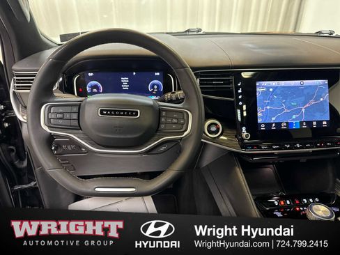 Used 2022 Jeep Wagoneer Series III w/ Premium Group I image 19