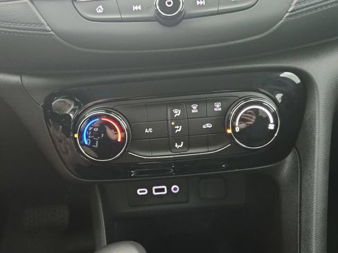 Used 2020 Buick Encore GX Preferred AWD/4WD image 28