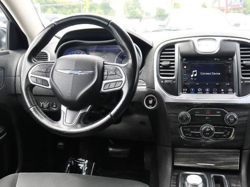 Used 2018 Chrysler 300 Touring w/ Sport Appearance Package RWD image 20