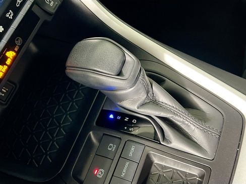 Used 2025 Toyota RAV4 XLE image 25