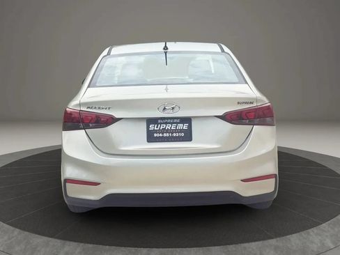 Used 2020 Hyundai Accent SE w/ Cargo Package FWD image 4