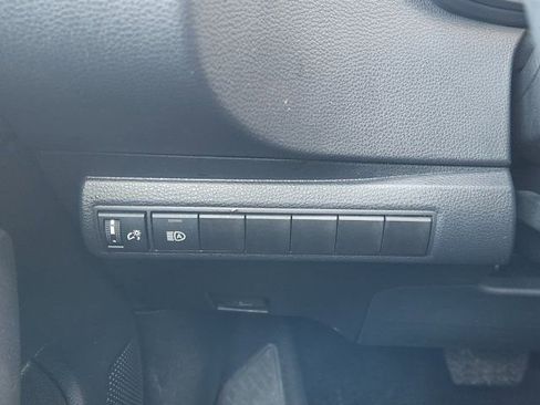 Used 2025 Toyota Corolla LE image 24